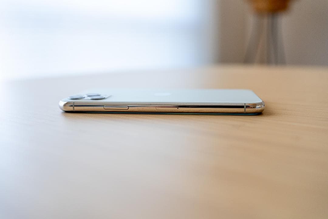 【写真多数掲載】iPhone 11 Pro シルバー 64GB SIMフリー