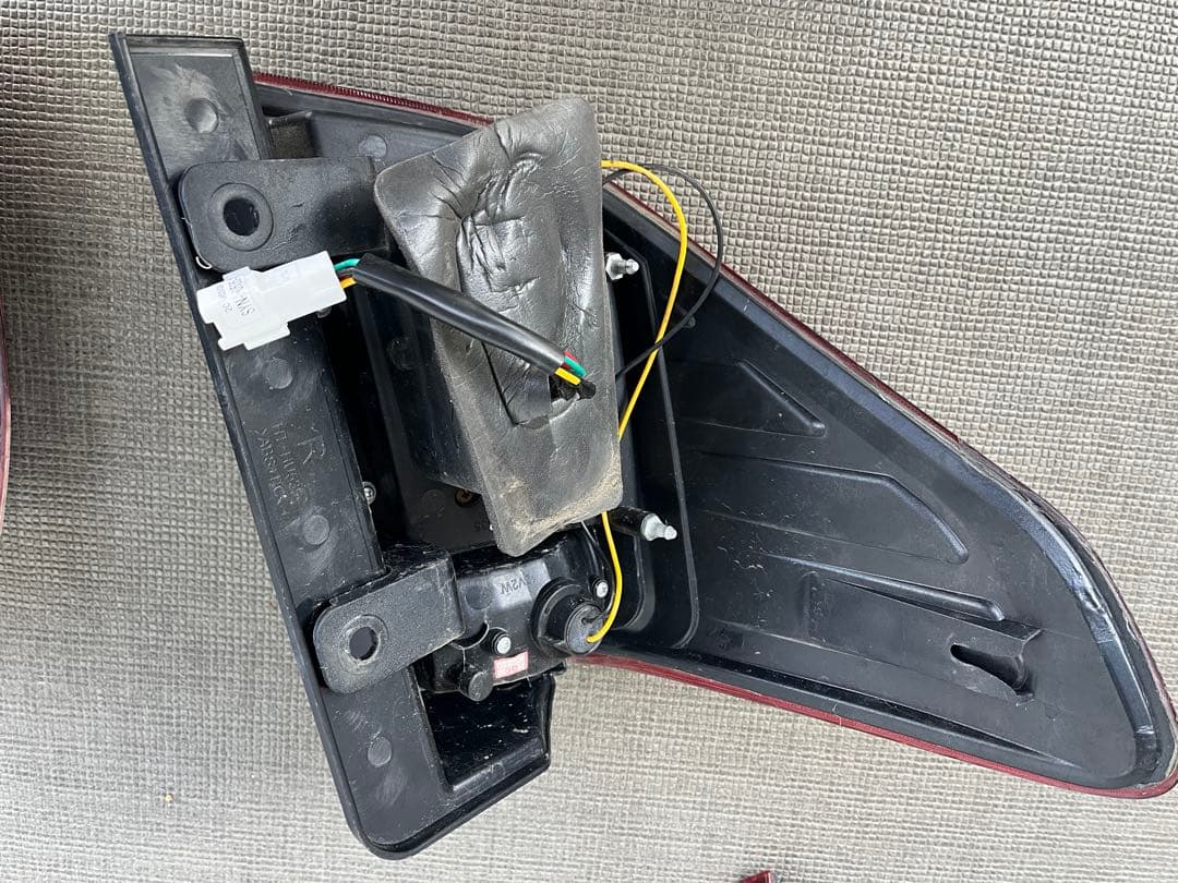 アルファード　ヴェルファイア20系 LED クリスタルアイ　テールランプ