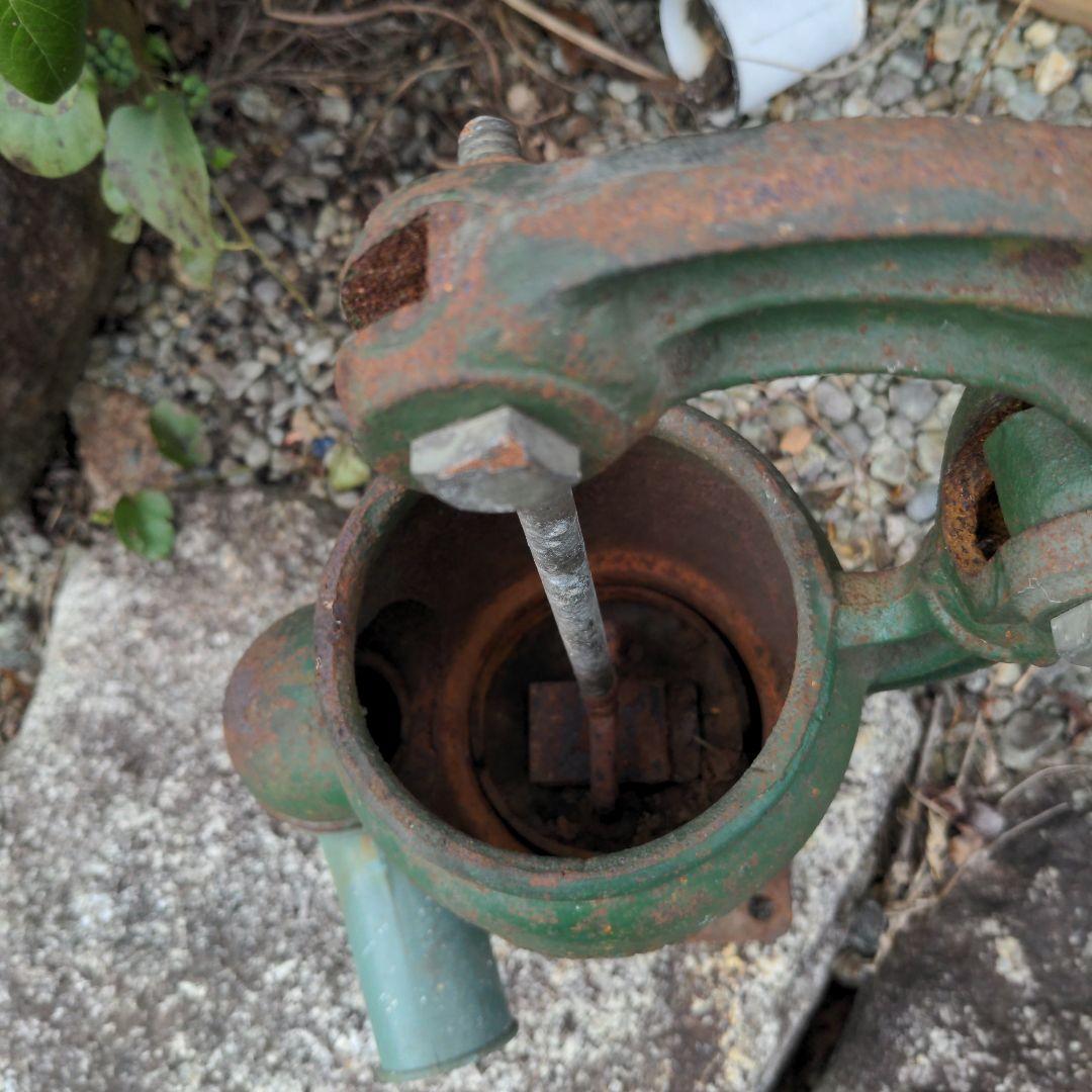 ミ*ル様 手押し井戸ポンプ　レトロ井戸ポンプ　ガッチャンポンプ　ジャンクガーデン
