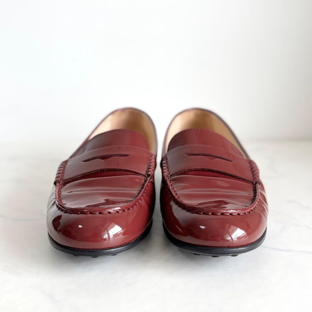 美品 トッズ 36.5 ゴンミーニ ドライビングシューズ エナメル バーガンディ