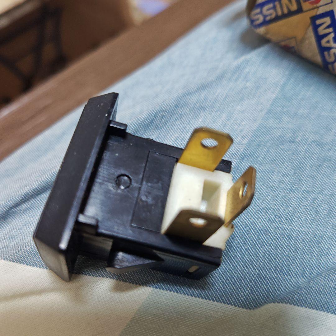 R30スカイライン パワーウィンドウスイッチ