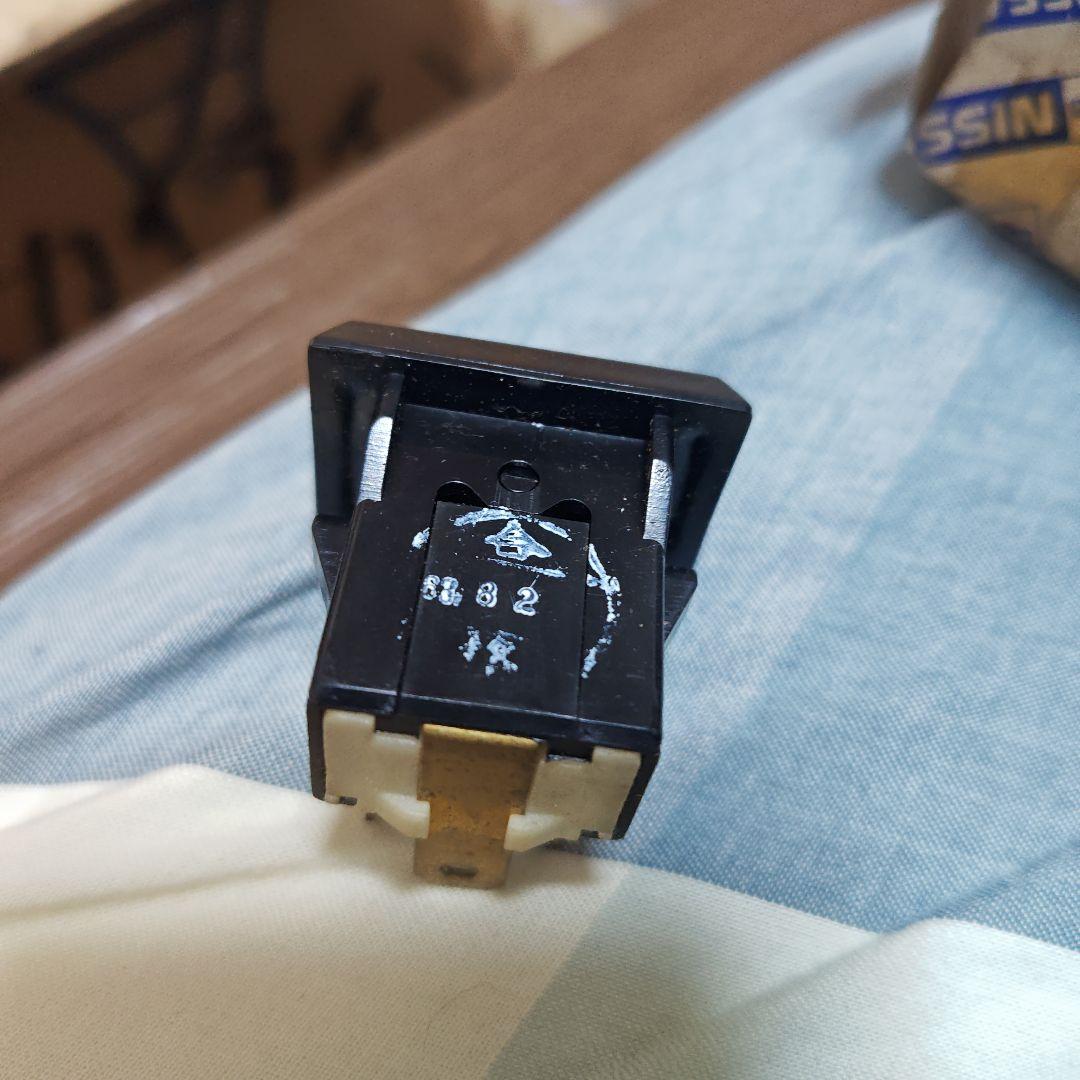 R30スカイライン パワーウィンドウスイッチ