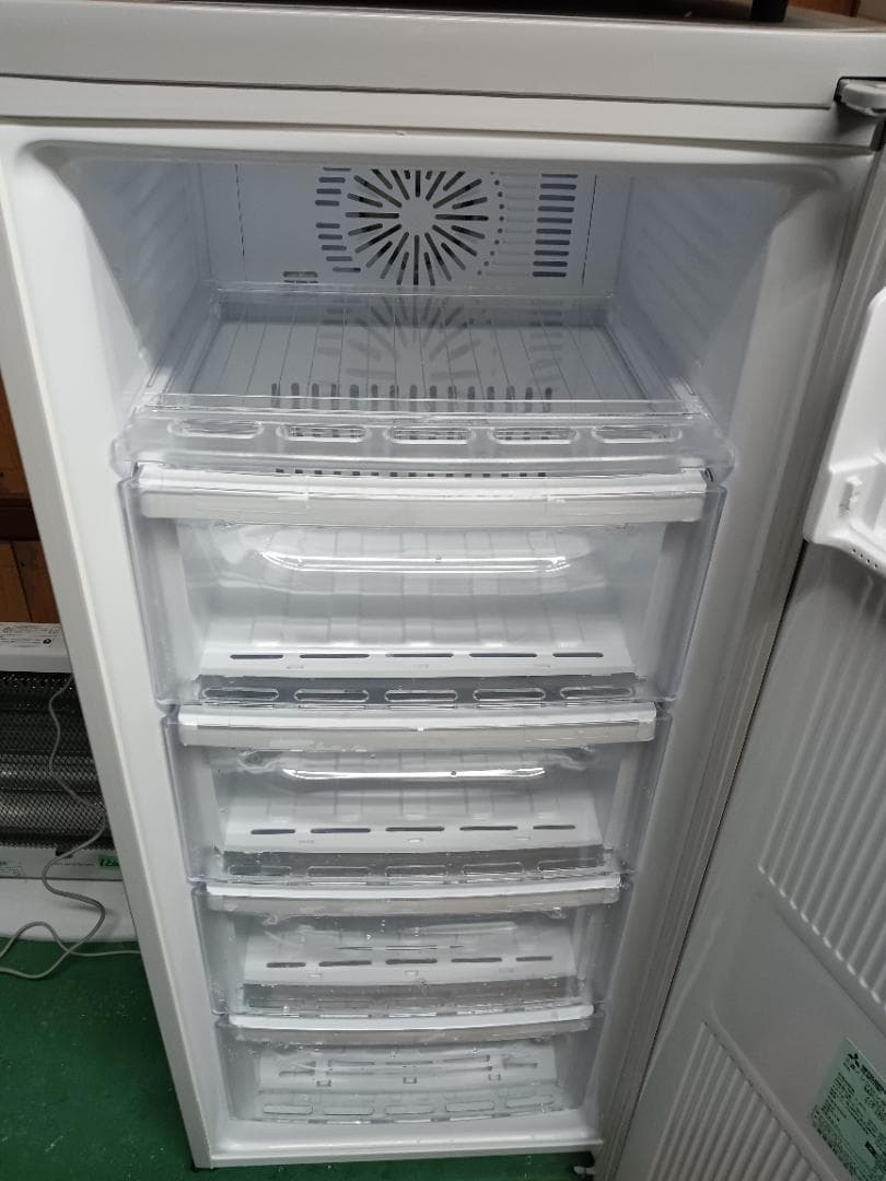 ぴん【MITSUBISHI 冷凍庫 121ℓ 】