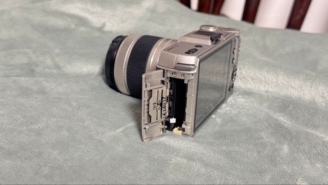 pentax q10 スタンダードズームレンズ バッテリー3個セット おまけ付き