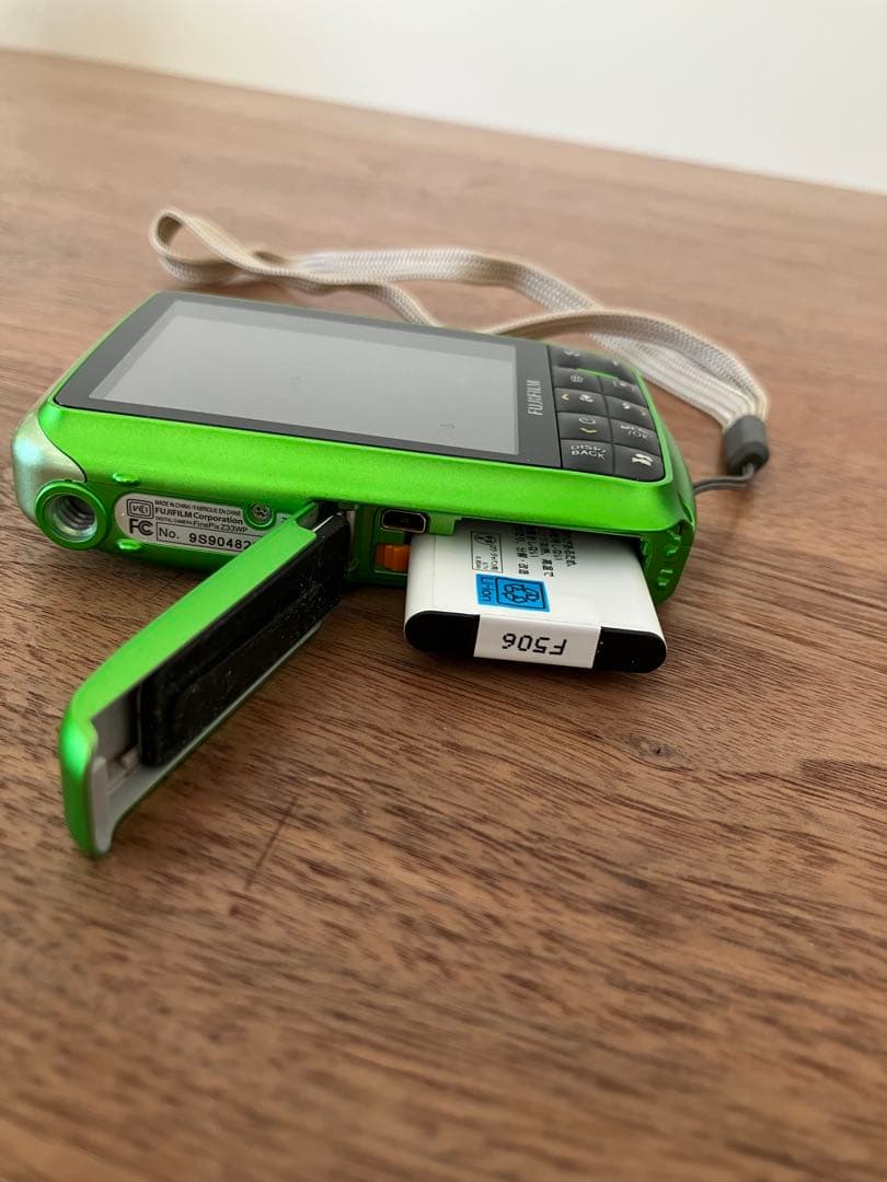 Fujifilm FinePix Z33WP グリーン