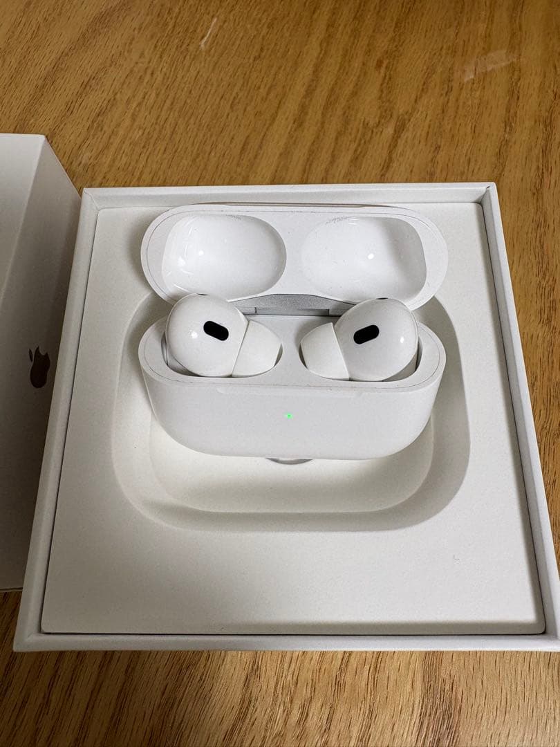 AirPods Pro 本体 ホワイト 充電ケース付き Lightning