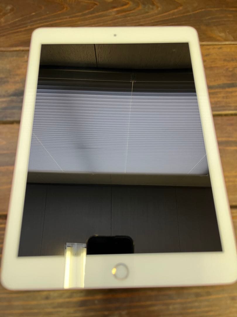 Apple iPad (第6世代) ピンク【難あり】