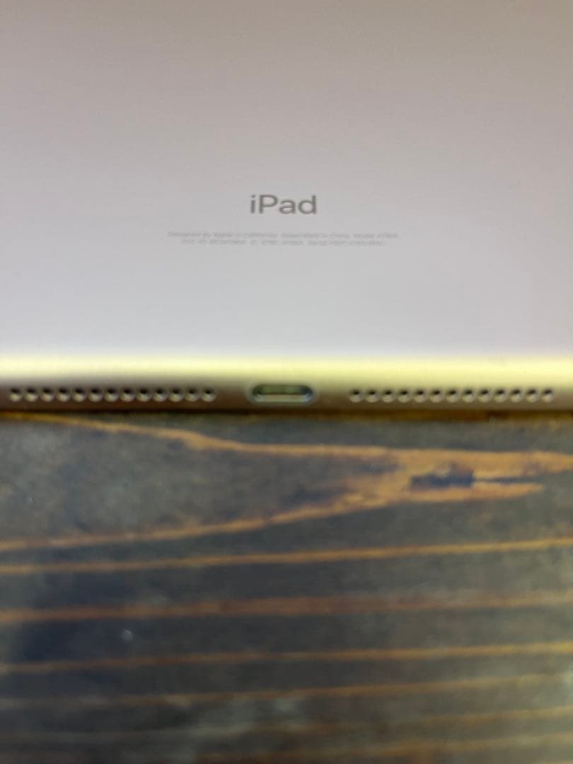 Apple iPad (第6世代) ピンク【難あり】