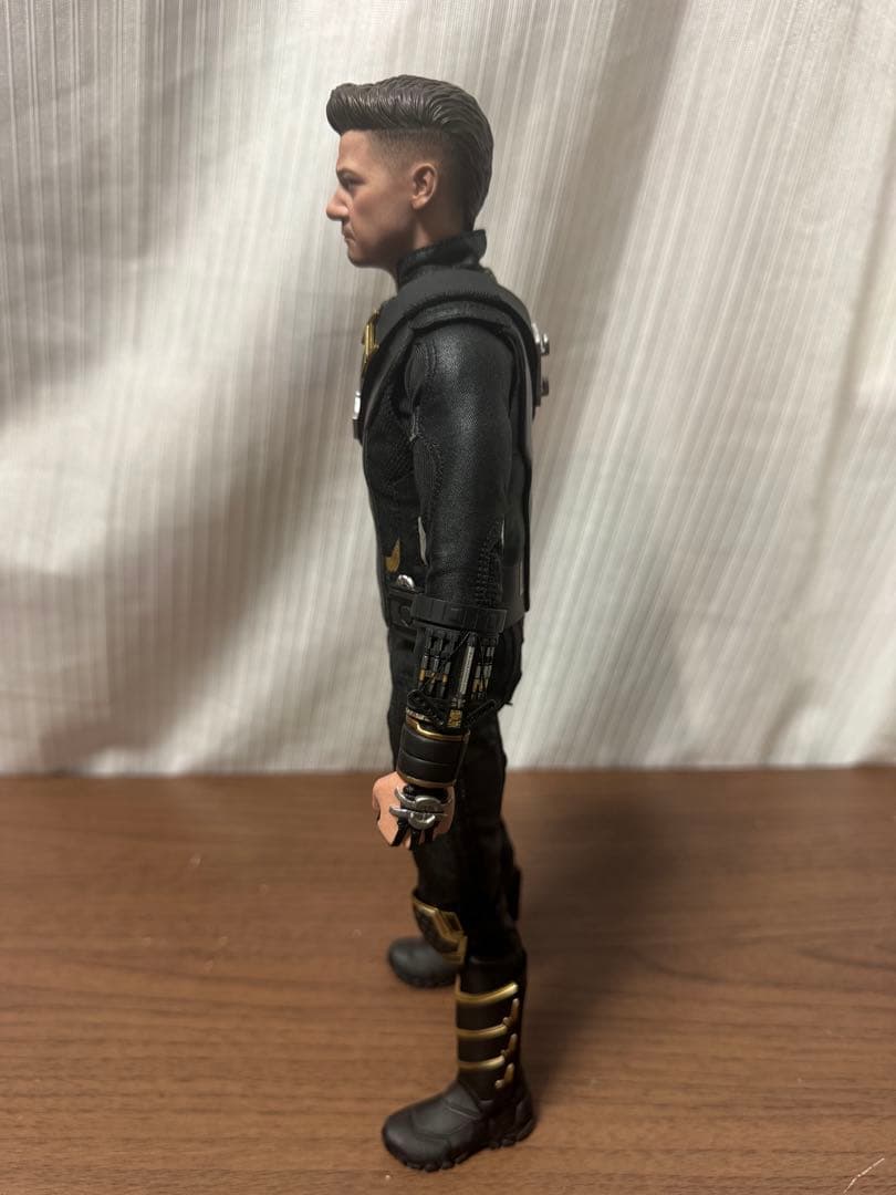 ホットトイズ　ホークアイ1/6 フィギュア アベンジャーズエンドゲーム
