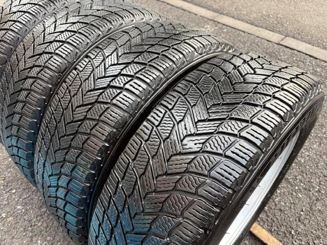 美品 スタッドレスセット フォルクスワーゲン ティグアン 純正