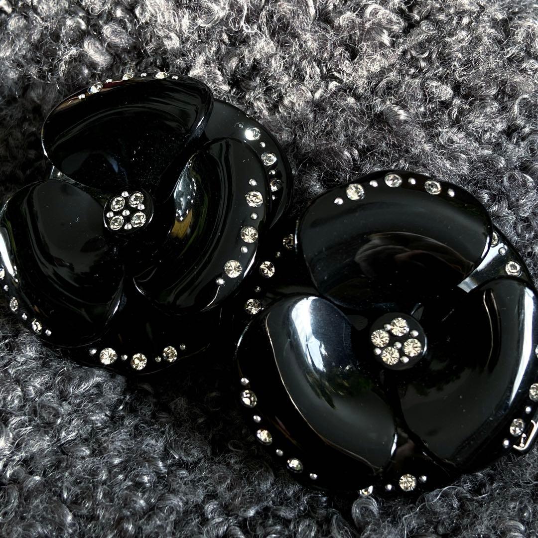 アレクサンドルドゥパリ フラワー バレッタ ダブルカメリア 黒 夏ヘアアクセ