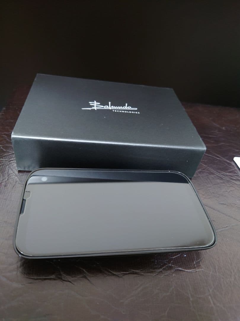 【美品】バルミューダ フォン（本体+箱など）色:ブラック