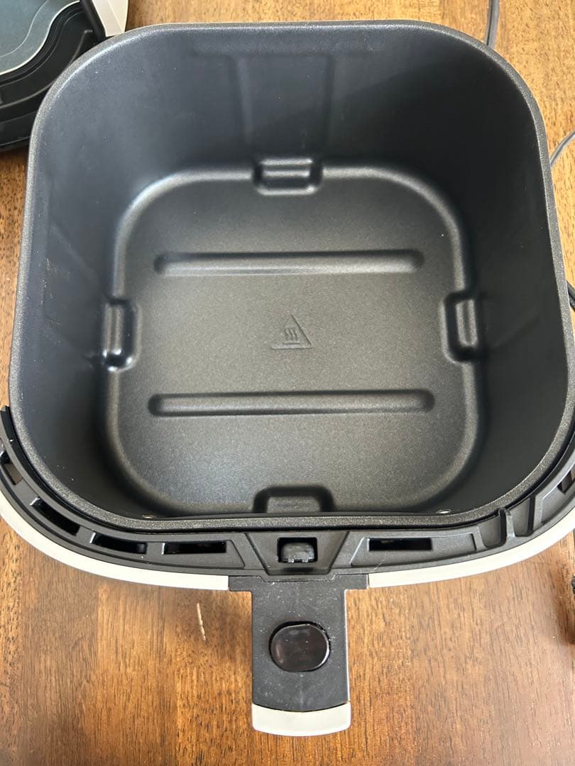 COSORI ノンフライヤー 4.7リットル　　アイボリー　レシピ本付き