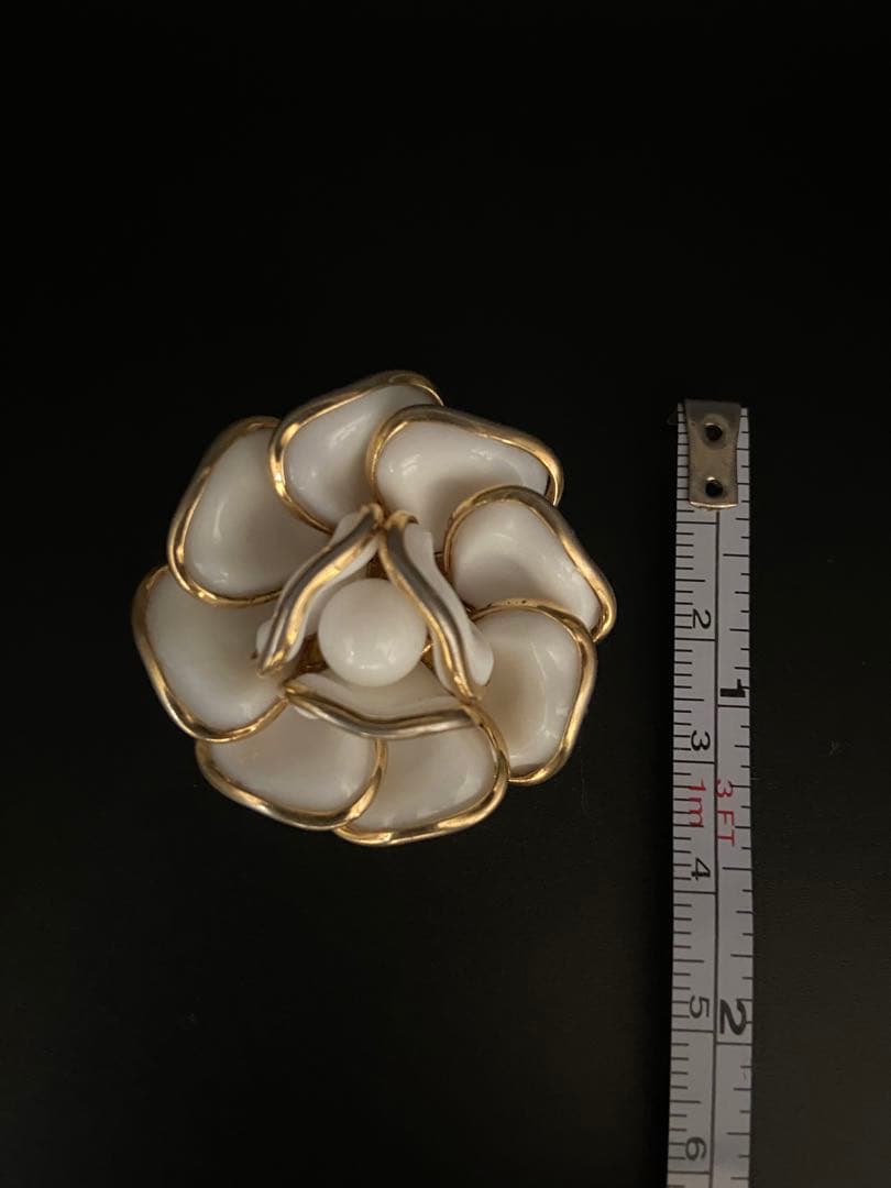 lotuscloud 2507⭐️TRIFARI トリファリヴィンテージブローチ