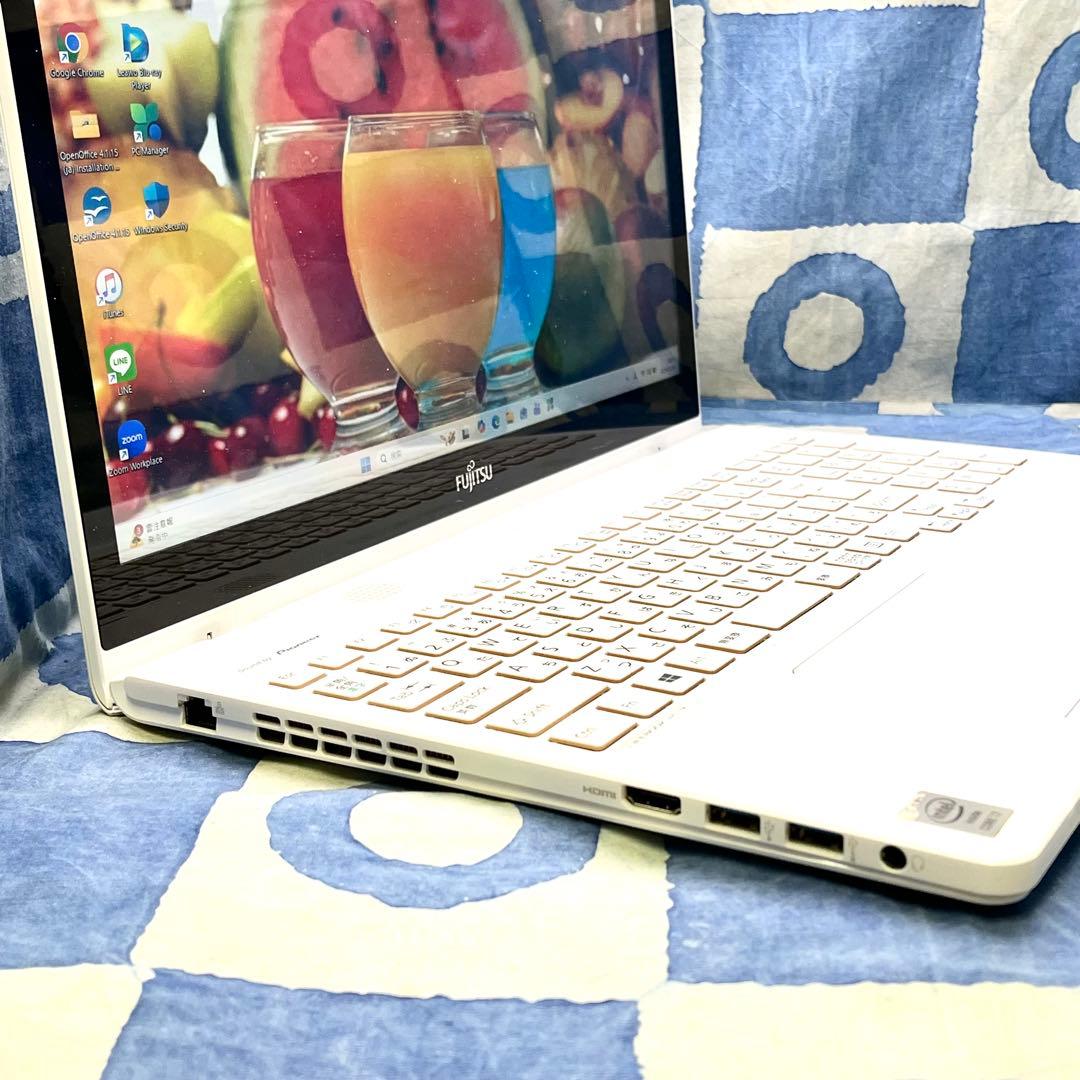 爆速SSD480GB☆i7☆人気白ノートパソコン♪ブルーレイ&カメラ！Win11