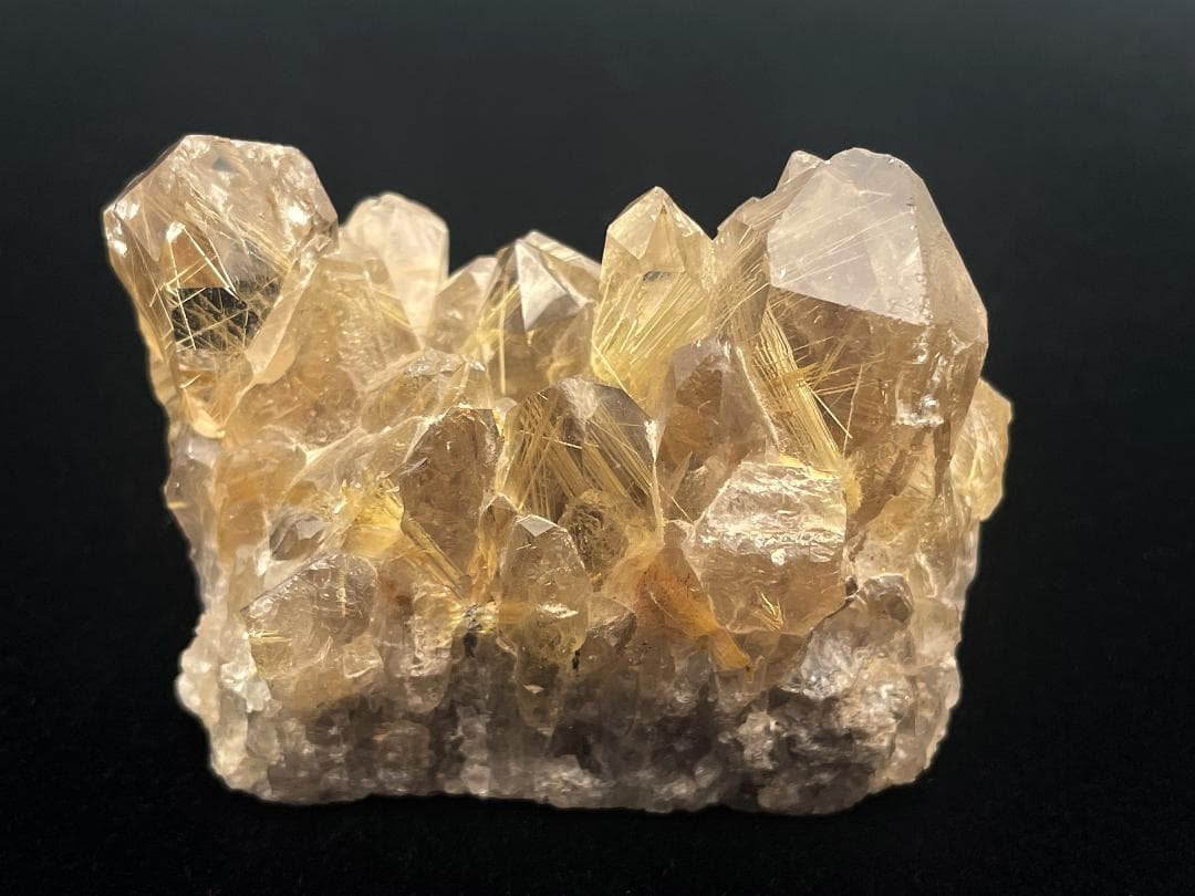 クラスター（ルチルクォーツ）