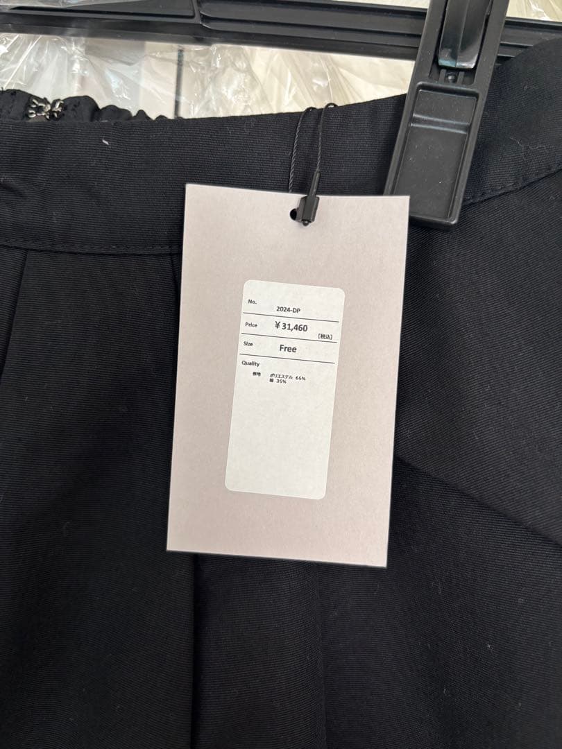 Nala 黒 ドレスパンツ　新品未使用品