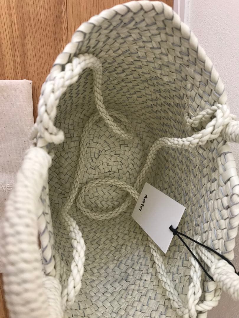 Aetaレザーバスケット　Sショルダー　新品未使用　ホワイト