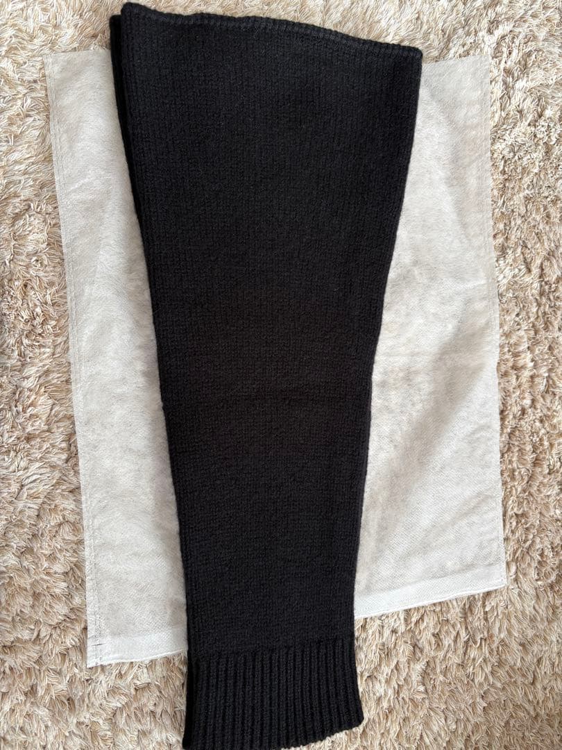 アパルトモン CARIAGGI レッグウォーマー 黒いリブ編みレッグウォーマー