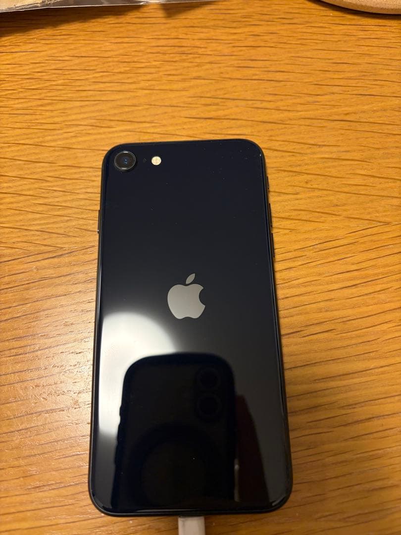 Apple iPhone SE (第3世代) ミッドナイト