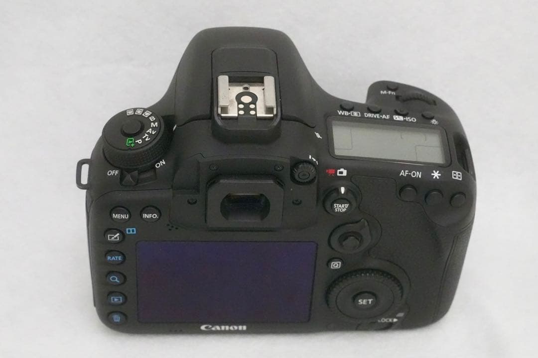 キヤノン デジタル一眼レフ CANON EOS 7D Mark2【動作確認済】