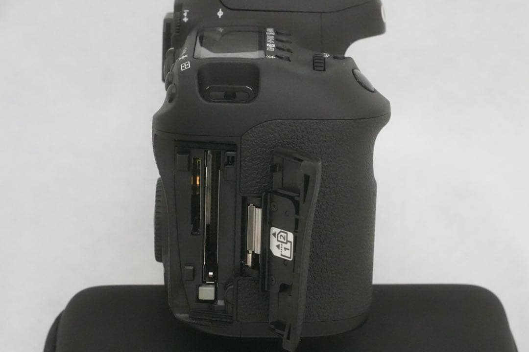 キヤノン デジタル一眼レフ CANON EOS 7D Mark2【動作確認済】