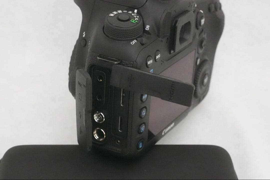 キヤノン デジタル一眼レフ CANON EOS 7D Mark2【動作確認済】