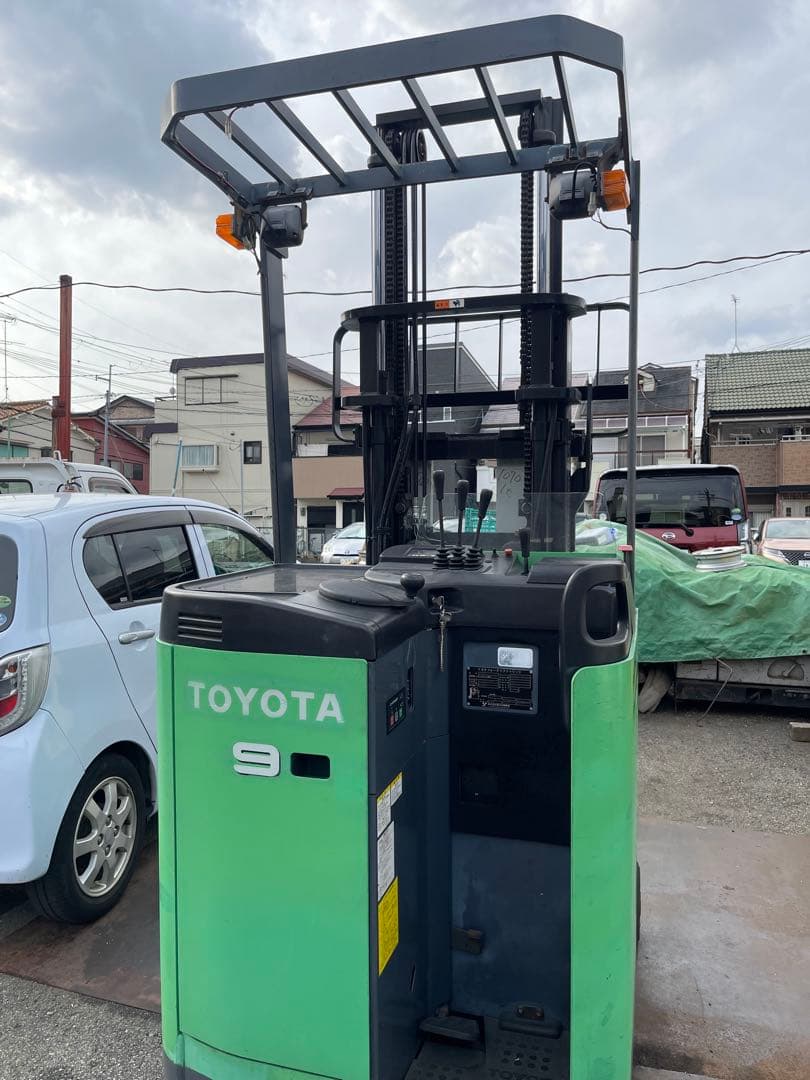 2024年トヨタリーチバッテリーフォークリフト 稼働時間少ない1600時間