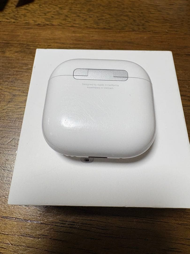 Airpods 4 ノイズキャンセリング