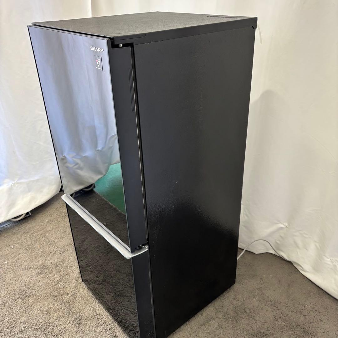 555⭕️冷蔵庫　シャープ　一人暮らし　単身　黒　中古　安い　綺麗　黒　設置無料