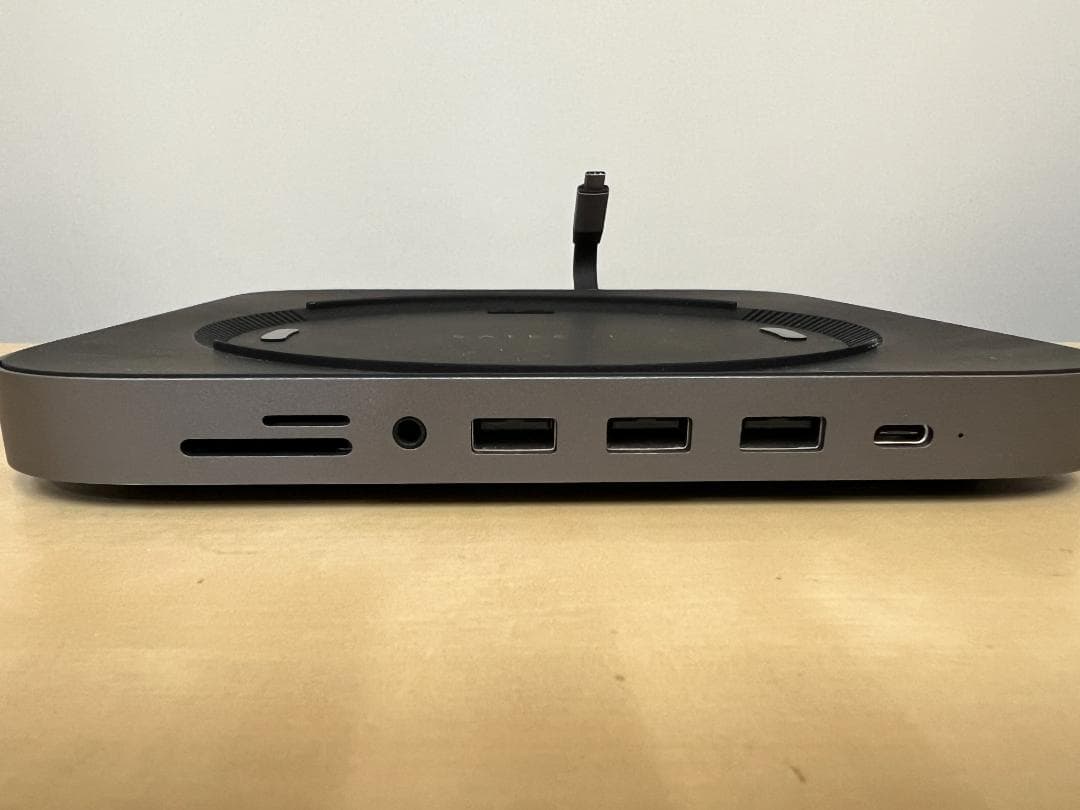Apple Mac Mini 2018 i3/8/SSD128 ドッグ付き