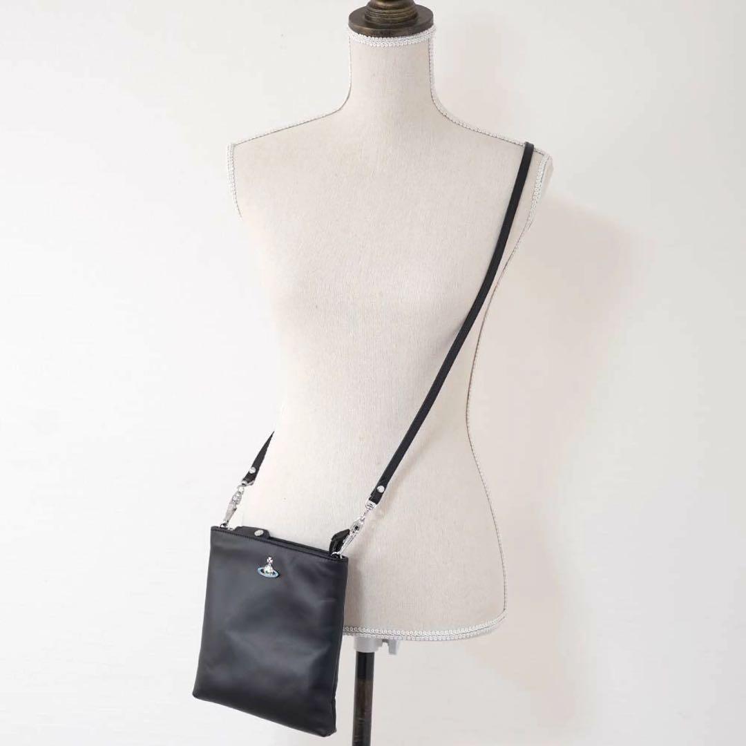 E*i様 ヴィヴィアン　ブラックレザーショルダーバッグ　男女問わずいけます！　レ