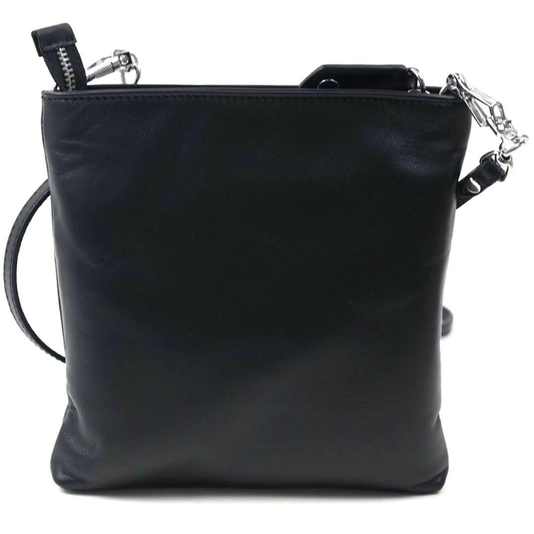 E*i様 ヴィヴィアン　ブラックレザーショルダーバッグ　男女問わずいけます！　レ