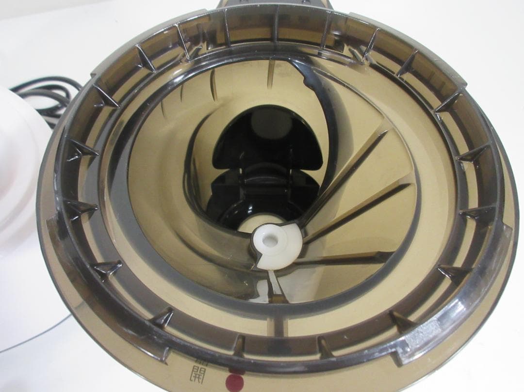 1108W Kuvings クビンス M2 ホールスロージューサー ホワイト