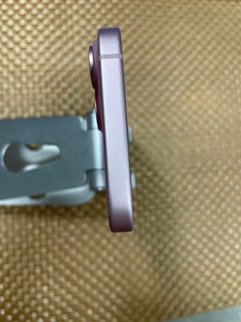 iPhone 15 128 GB ビングSIMフリー【5506】