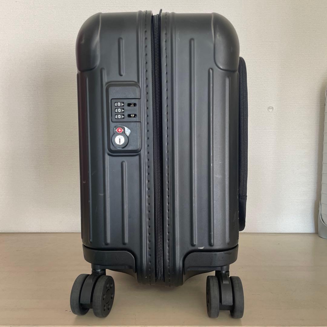 完売品 生涯保証RIMOWA ESSENTIAL SLEEVE コンパクト