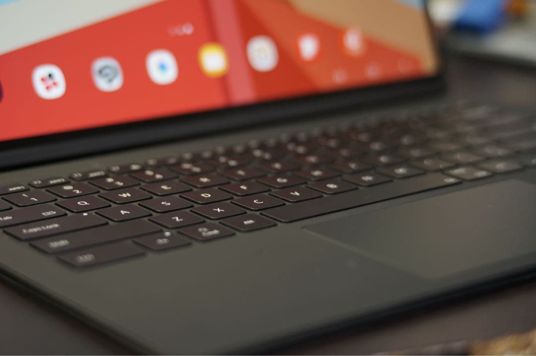 Galaxy Tab S8 Ultra本体 Sペン & 純正キーボードカバー付き