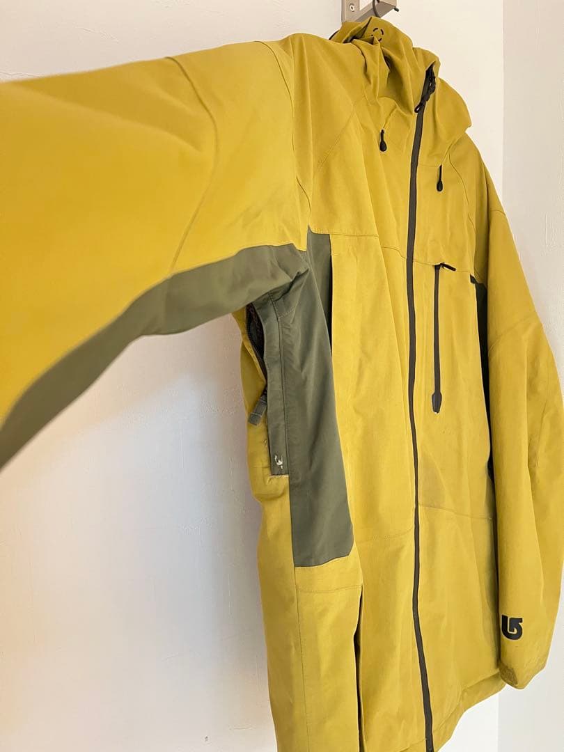 Burton ak swash jacket Gore-Tex中綿入　Mサイズ