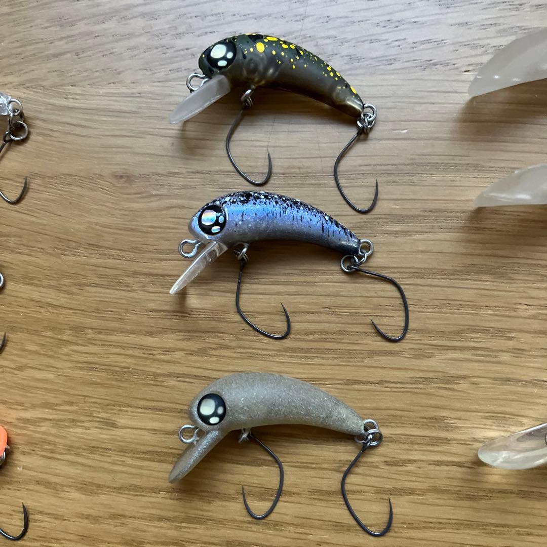 VERSUS WAVEケースとクランクベイト他　管釣りルアー 37個セット