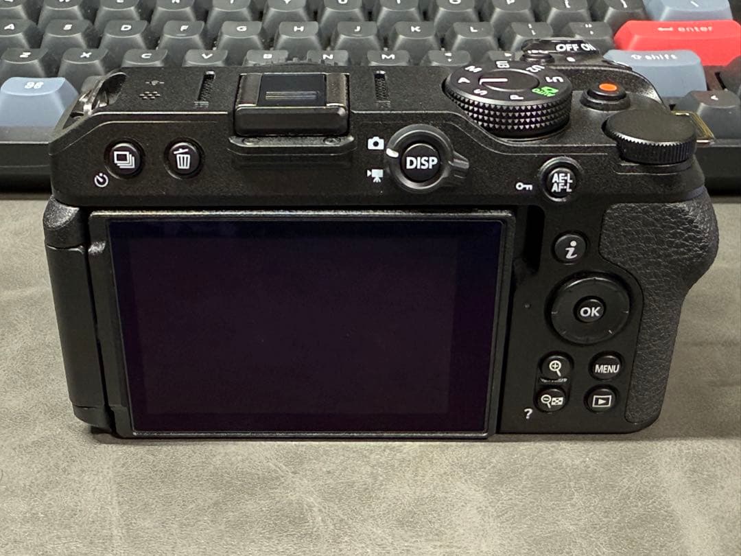 Nikon Z30 ミラーレスカメラ　美品