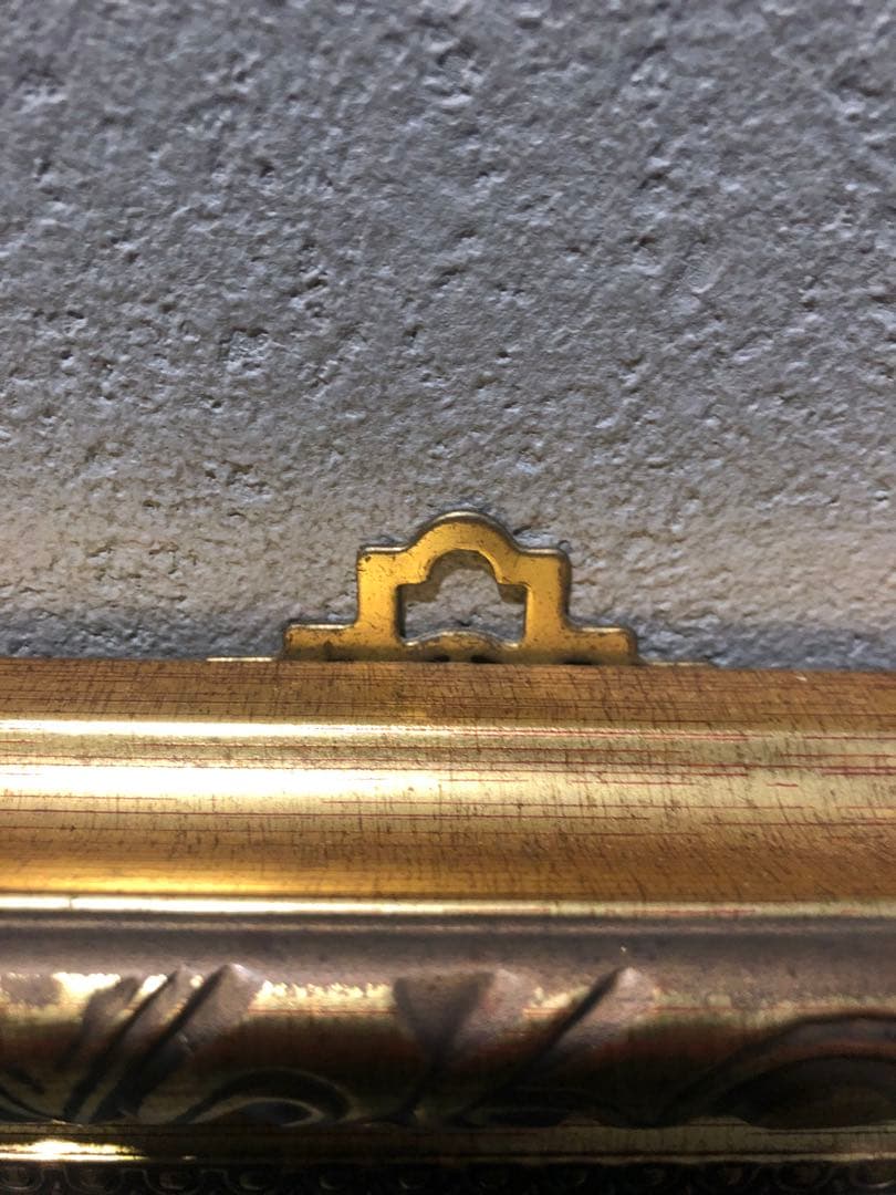 装飾的なゴールド壁掛け鏡