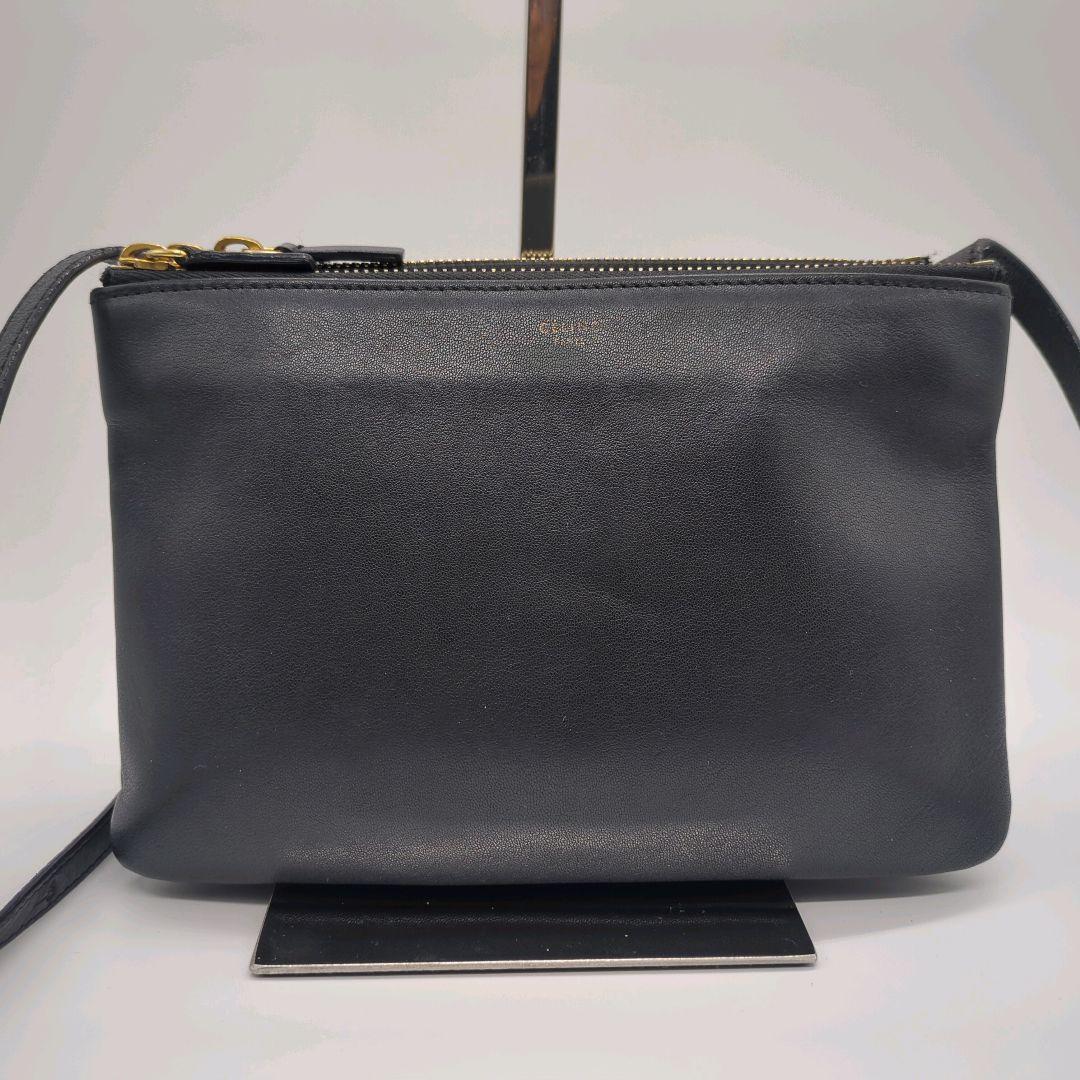 【人気モデル・美品】セリーヌ☆トリオ ショルダーバッグ レザー ゴールド金具 黒