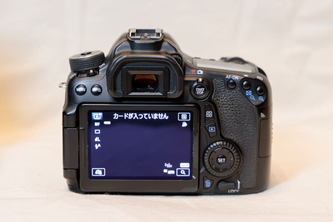 Canon EOS 70D EFs18-135mmレンズキット