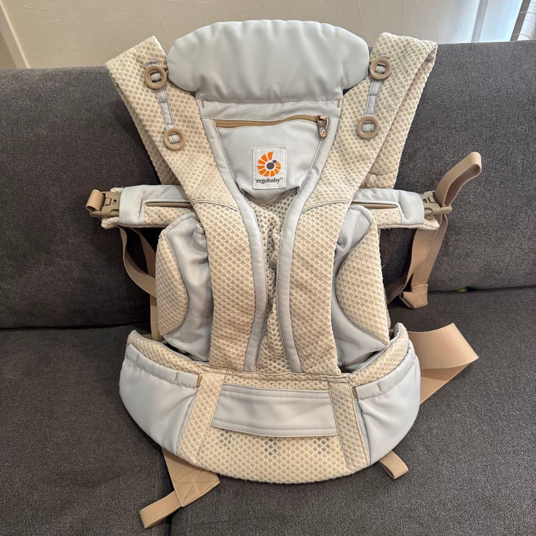 エルゴ　サンドべージュ　抱っこ紐