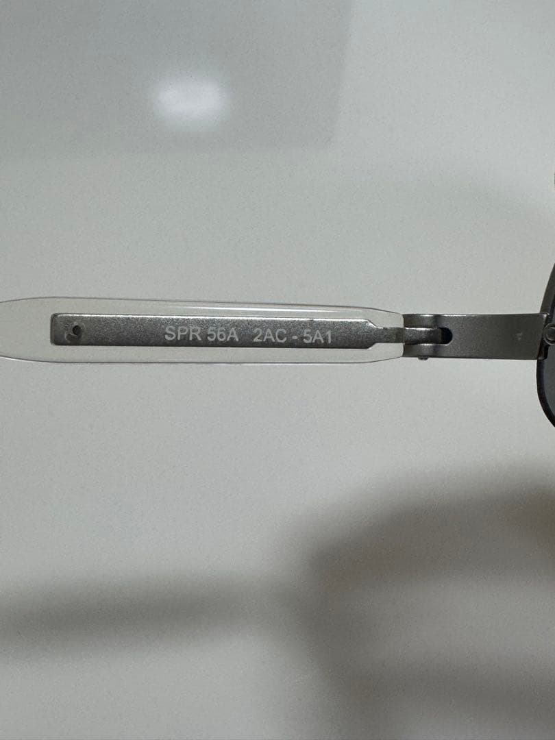 RACHEL着用モデル PRADA リムレス サングラス