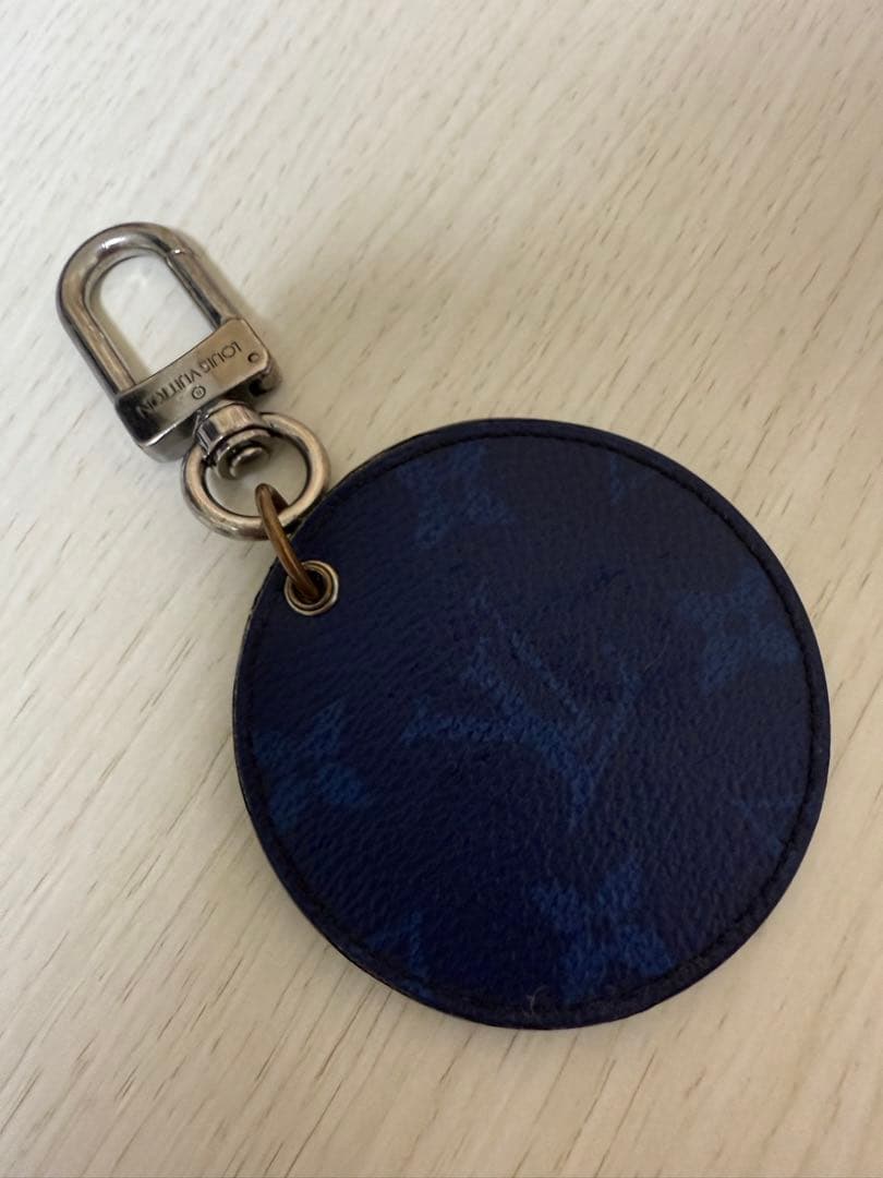 ルイビィトン　レザー キーホルダー グレー ブラック ネイビー