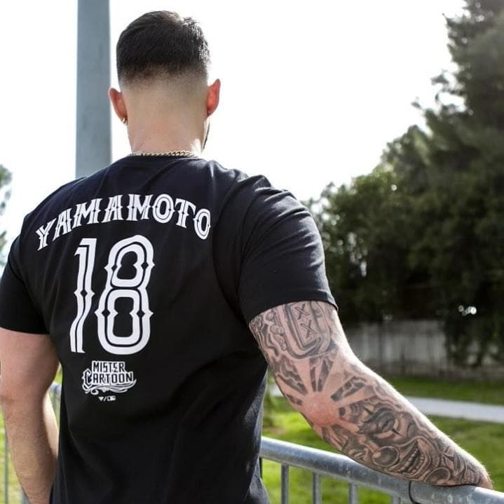 応援グッズ MISTER CARTOON DODGERS YAMAMOTO TEE BLK