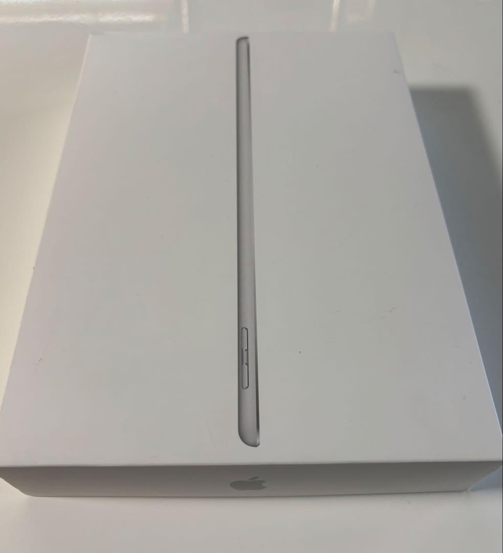 Apple iPad 第5世代　シルバー 本体 箱のみ有り
