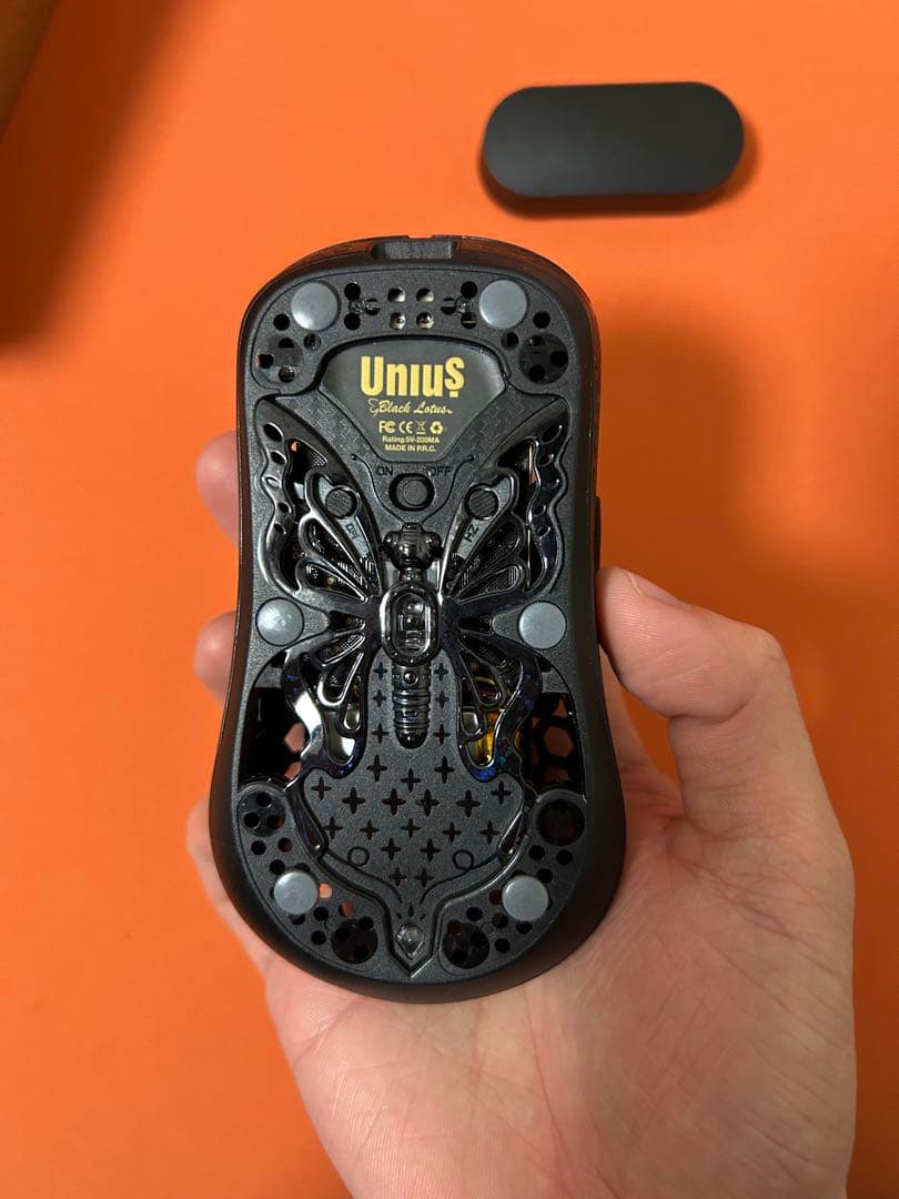 【美品】UNIUS BLACK LOTUS CARBON 8K ゲーミングマウス