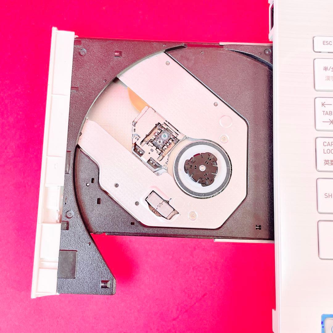 Corei7✨️薄型ノートパソコン✨️可愛い白！高性能16GBカメラSSDブルーレイ